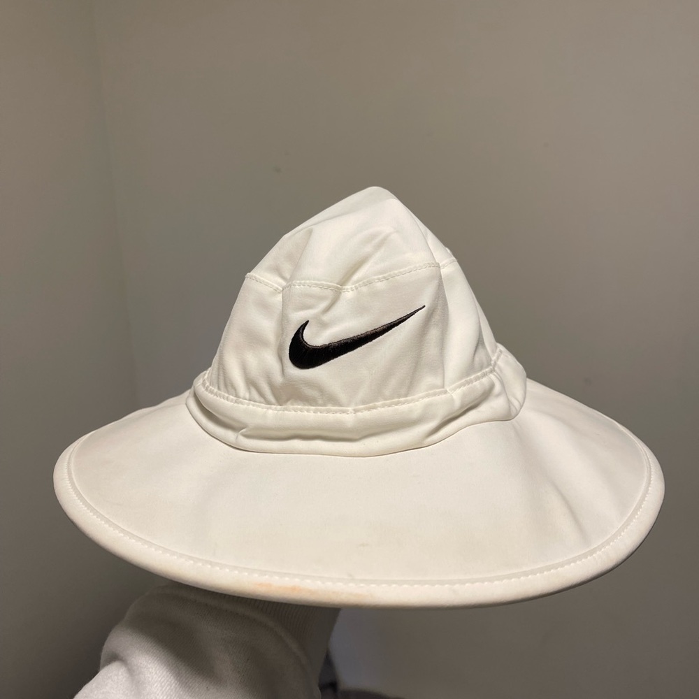 Nike dri fit bucket hat
